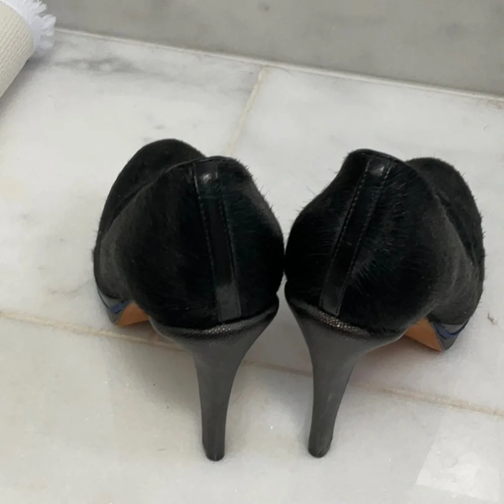 Cole Haan Cow hair Black High Heel Pumps with Blue Trim 8 1/2 new